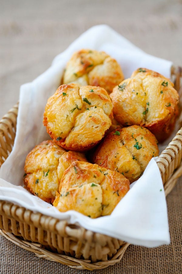Easy homemade Cheesy Pull-Apart Rolls made with cheddar cheese and butter.