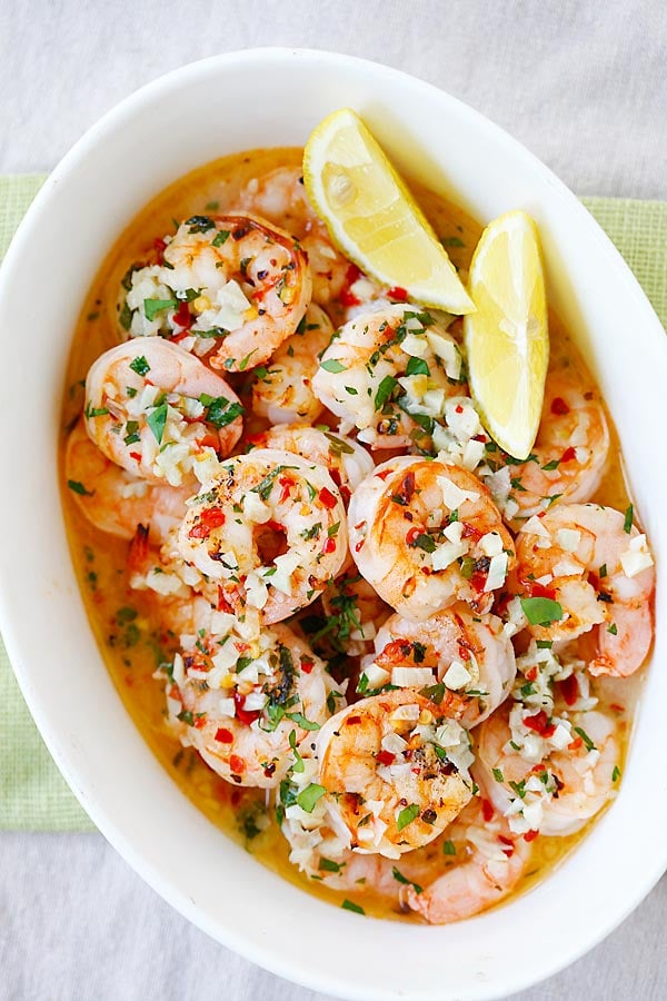 Simple Roasted Shrimp Scampi l Homemade Recipes http://homemaderecipes.com/healthy/24-homemade-shrimp-scampi-recipes