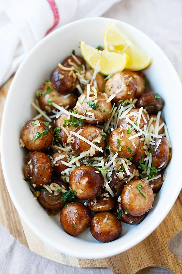 Garlic And Herb Vinaigrette Dressing - The Wholesome Dish