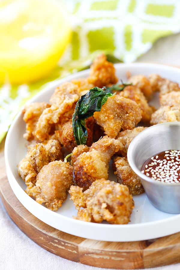 Easy homemade Taiwanese crispy Popcorn Chicken ready to serve.