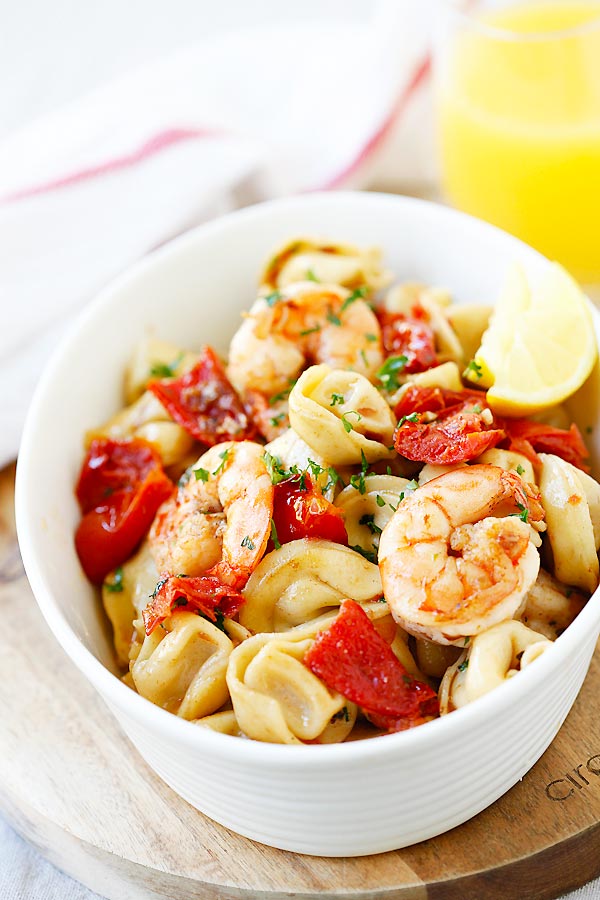 Garlic Shrimp Tortellini | Easy Delicious Recipes