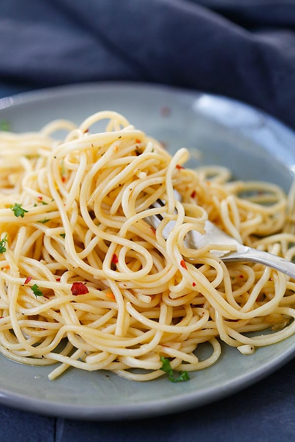 Easy Spaghetti (Cooked in 15 Mins) - Rasa Malaysia