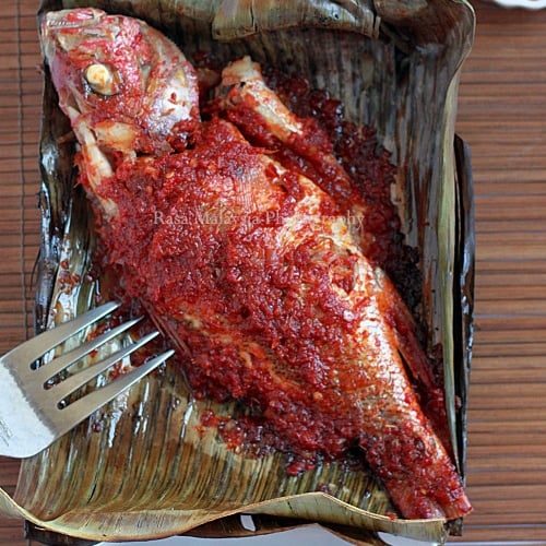 Grilled Fish with Banana Leaf