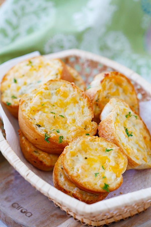 Cheesy Garlic Texas Toast (The Best Recipe!) Rasa Malaysia