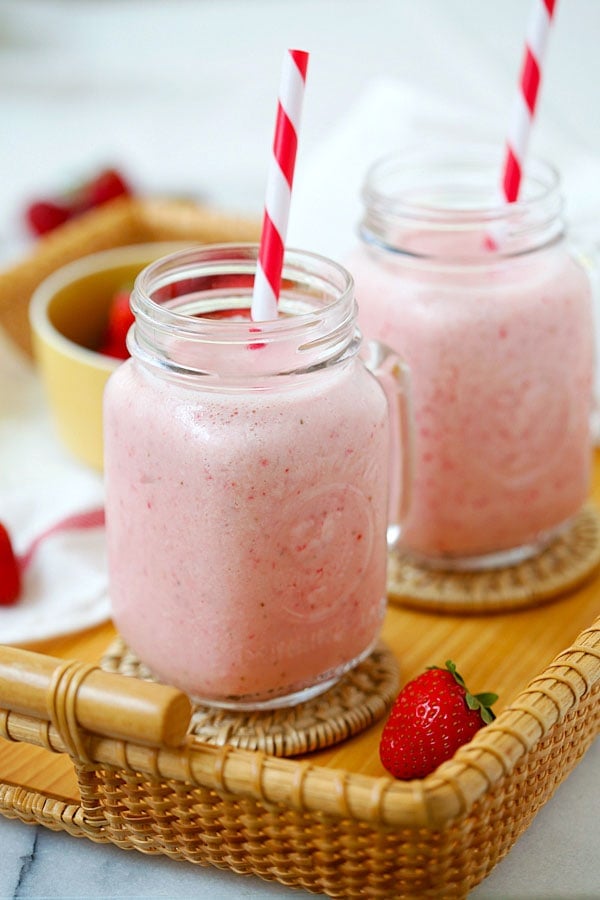 Jamba Juice strawberry wild smoothies copycat.