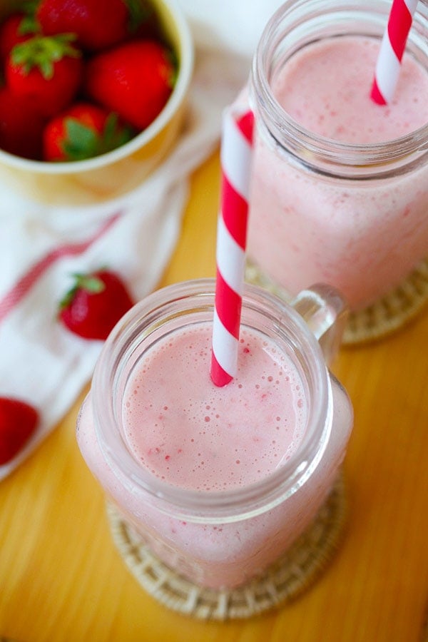 gemakkelijke en gezonde zelfgemaakte Jamba Juice Strawberry Wild Copycat.