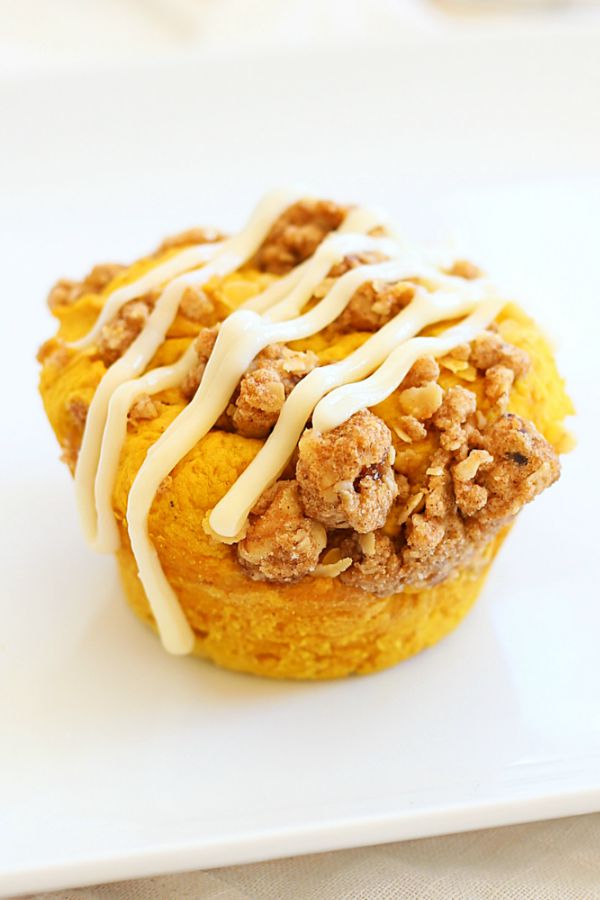 Easy and healthy homemade pumpkin spice mini donut cupcakes.