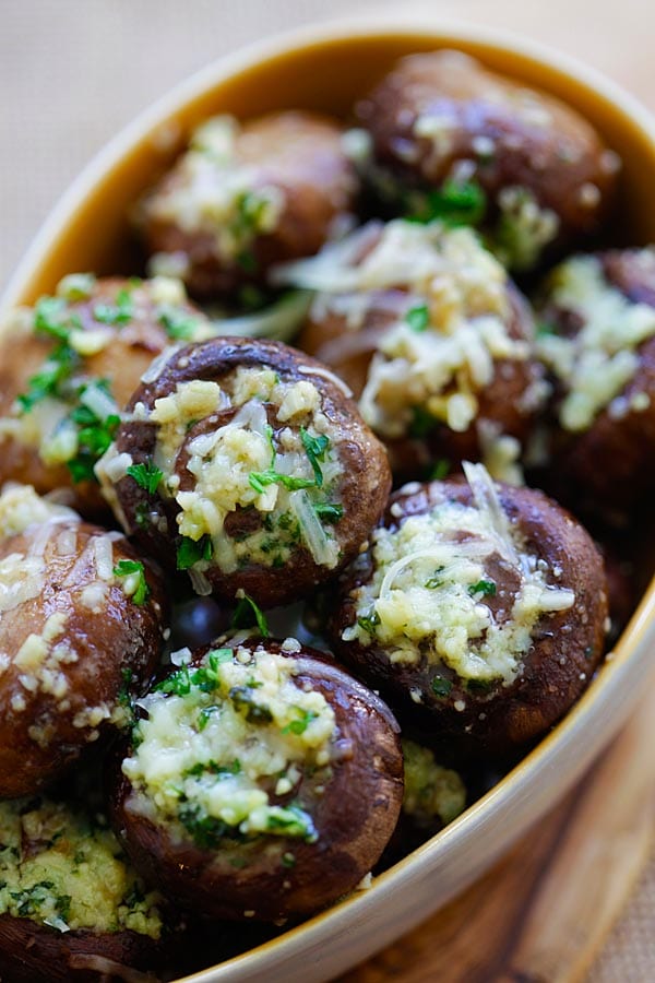 Garlic Parmesan Roasted Mushrooms in a serving dish.