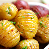 Roasted potatoes with garlic.