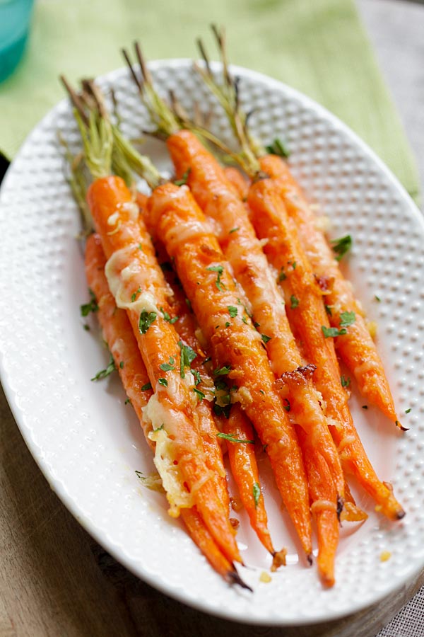 Garlic Parmesan Roasted Carrots | Easy Delicious Recipes