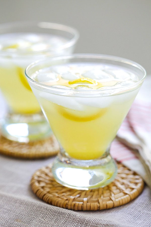 Easy lemon Drop on the Rocks martini cocktail, ready to serve.