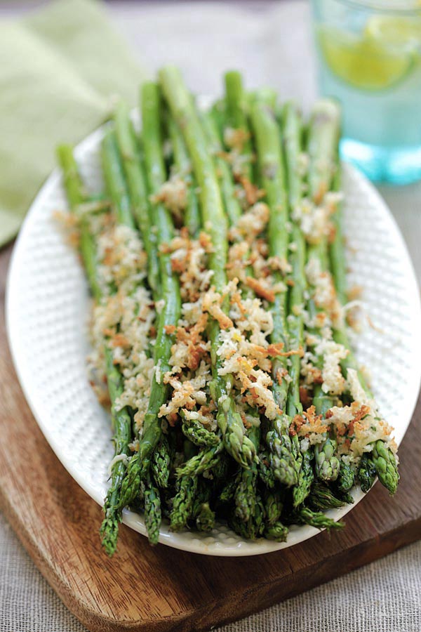 Easy and quick roasted asparagus with crunchy breadcrumbs and Parmesan cheese.