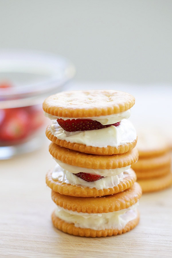 Easy homemade no-bake strawberry cheesecake sandwich made with RITZ crackers and fresh strawberries.