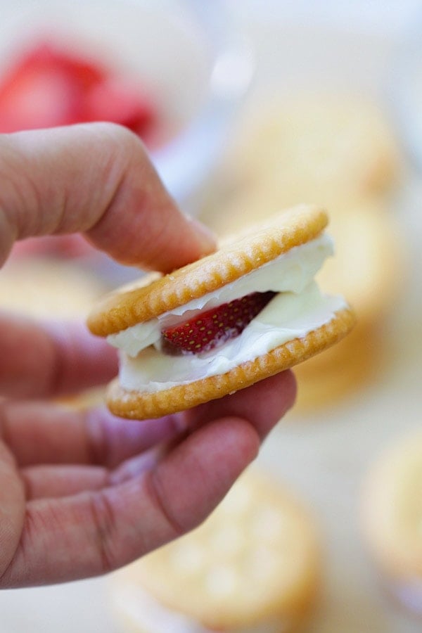 Easy and quick no-baked cheesecake snacks made with RITZ crackers.