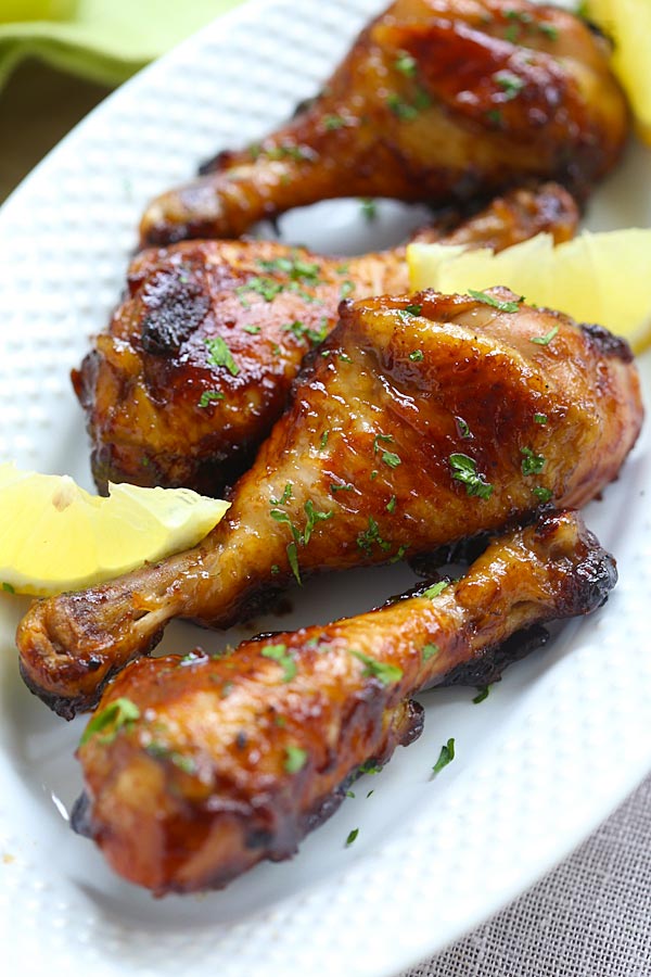 Easy and quick Hawaiian baked chicken marinade with pineapple, soy sauce and honey.