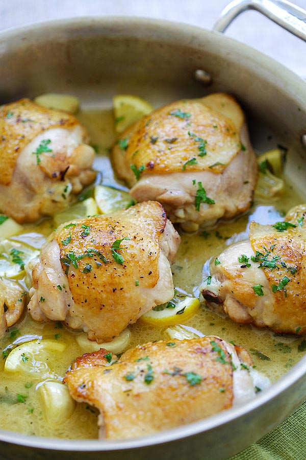 Skillet Lemon Chicken | Easy Delicious Recipes