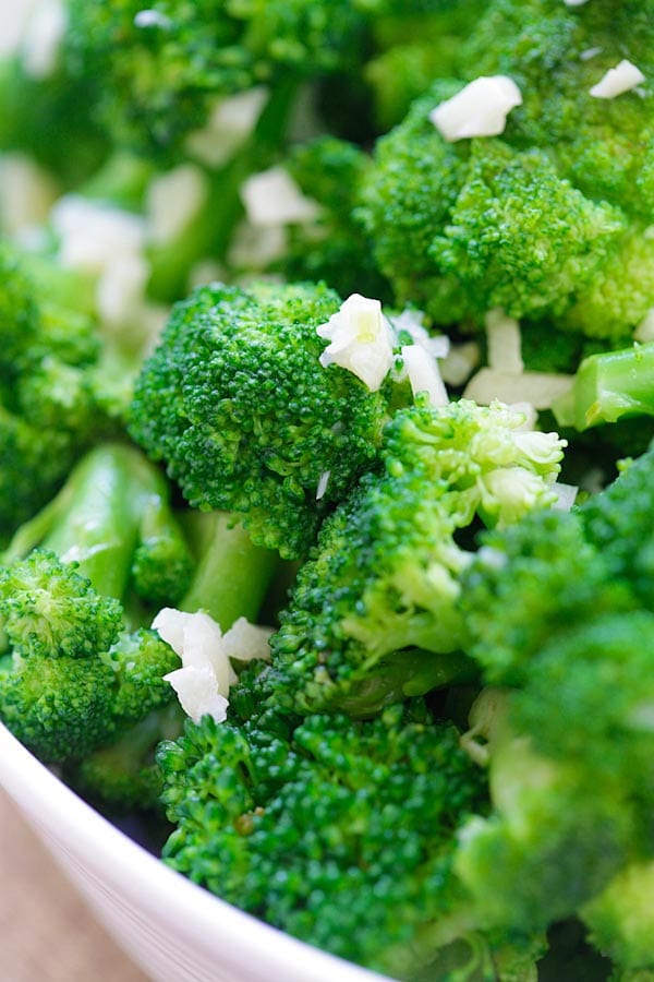 Easy healthy sauteed broccoli with garlic, butter and lemon.