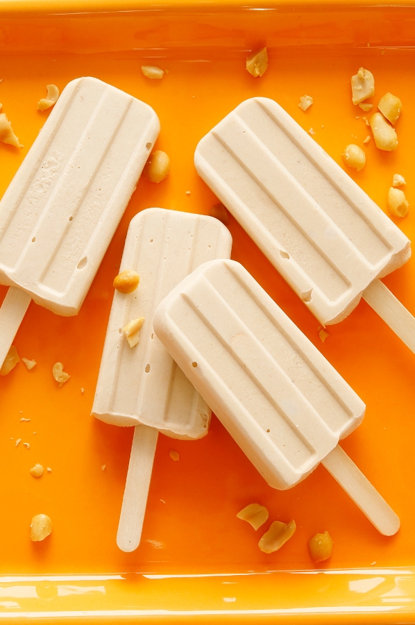 Easy and healthy homemade summer Peanut Butter banana Popsicles.
