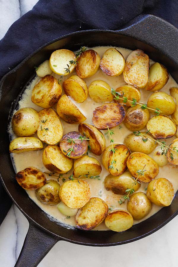 Creamy Garlic Thyme Potatoes | Easy Delicious Recipes