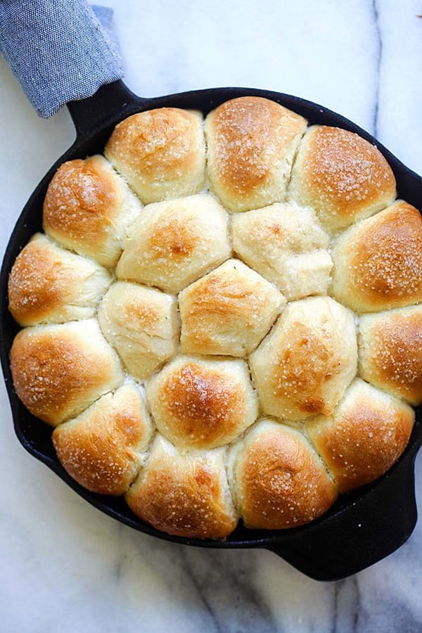 Easiest and the best dinner rolls in skillet.