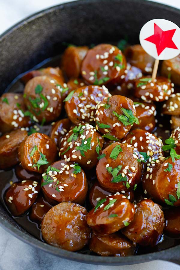 Easy and delicious sausage bites in a sweet and sticky honey barbecue sauce.