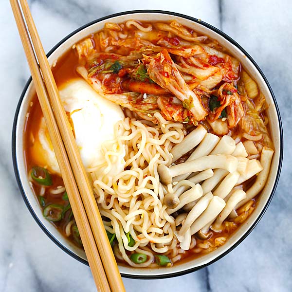 Ramyeon recipe by Maangchi