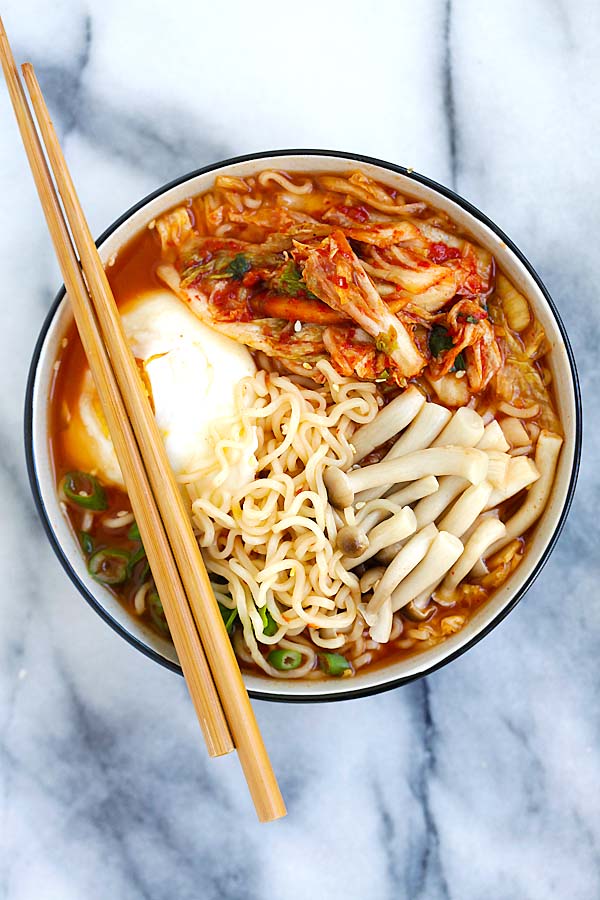 Easy and quick Korean kimchi instant ramen.