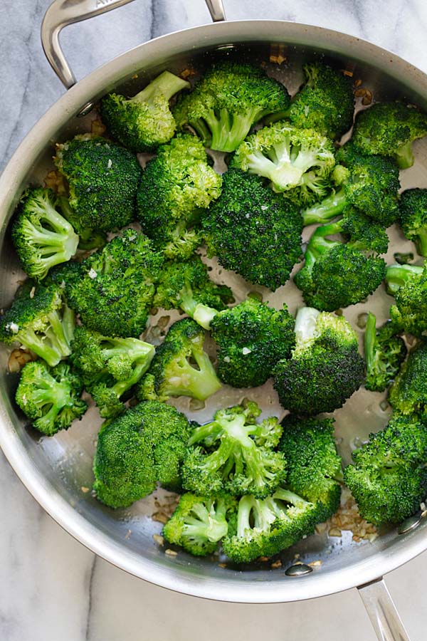 Easy healthy roasted broccoli with brown butter, garlic and honey.