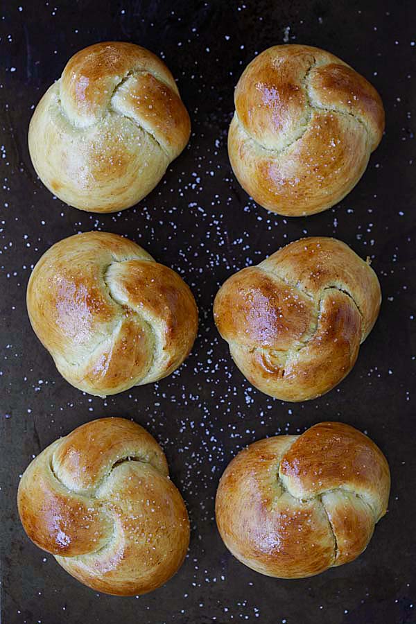 Easy and quick pull apart Challah Knots recipe.