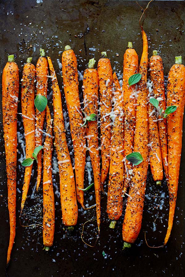 Easy and quick Italian roasted carrots with Italian seasonings marinade.
