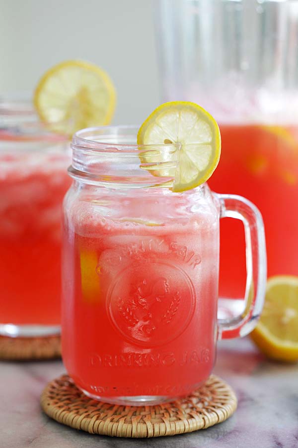 Sparkling Watermelon Lemonade | Easy Delicious Recipes