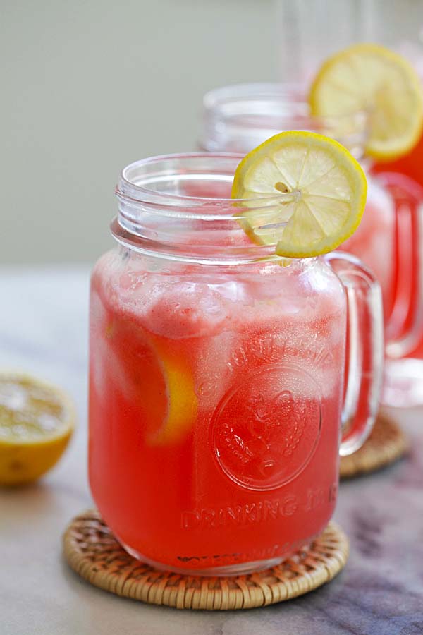 Easy bubbly iced watermelon lemonade recipe.