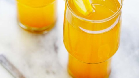 Turmeric and Apple Cider Vinegar Detox Tea