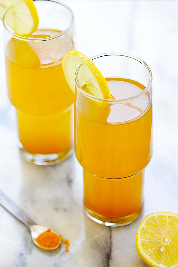 Easy and healthy turmeric and apple cider vinegar daily detox tea.