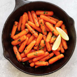 honey sriracha roasted carrots