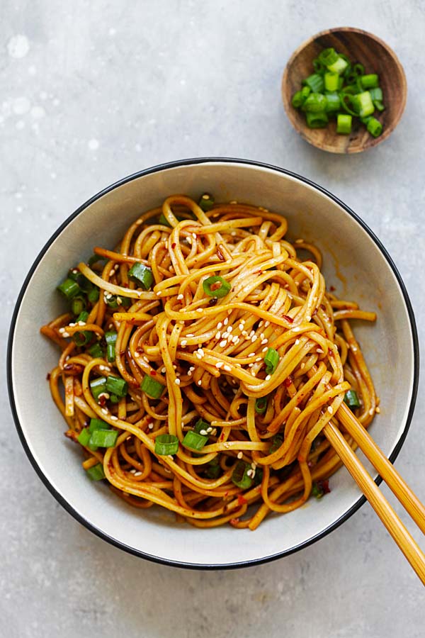 10 Minutes Hot and Sour Noodles - China Sichuan Food