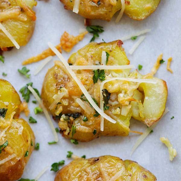 garlic parmesan smashed potatoes