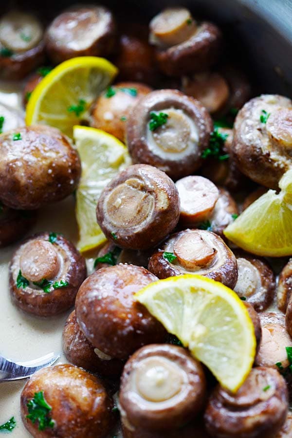 Recipe for Creamy Garlic Mushrooms as side dish or a main entree with pasta.