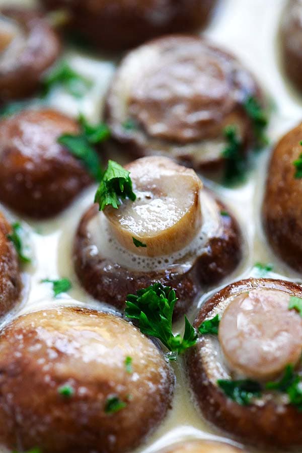 Creamy Garlic Mushrooms with rich garlic sauce and parsley.