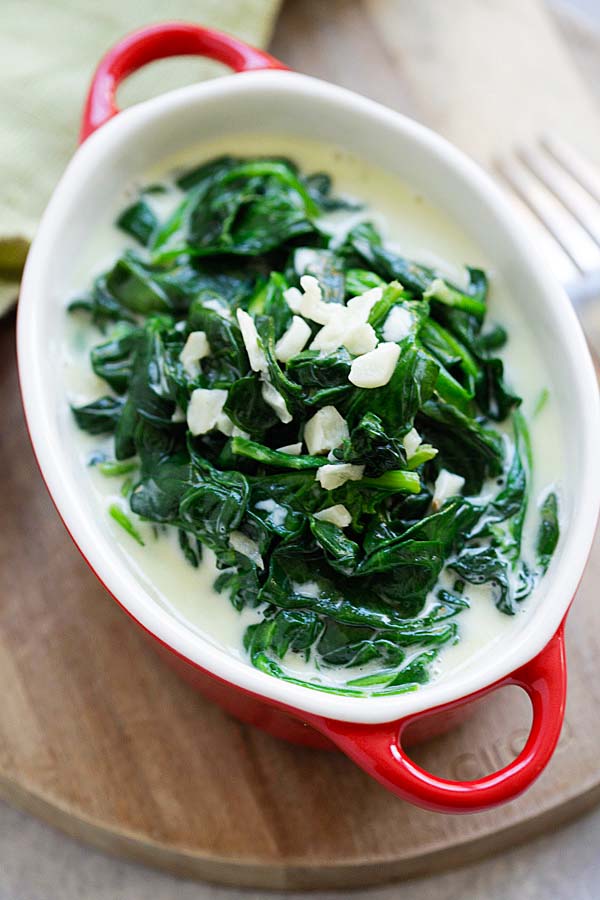 Creamy Garlic Spinach dish easy and fast recipe.