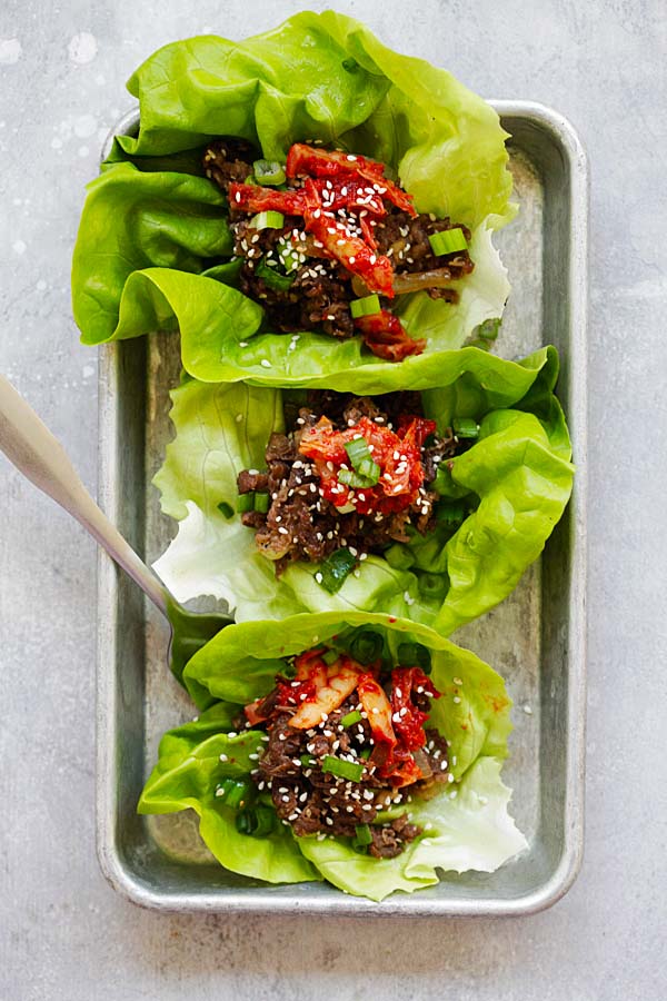 Healthy Korean beef bulgogi lettuce leaves wraps.