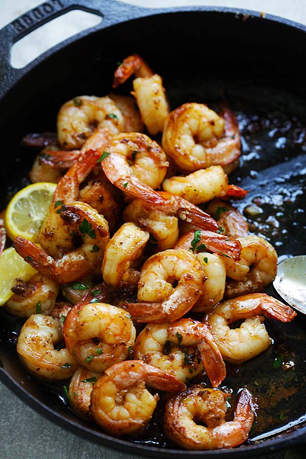 Easy delicious lemon garlic shrimps.