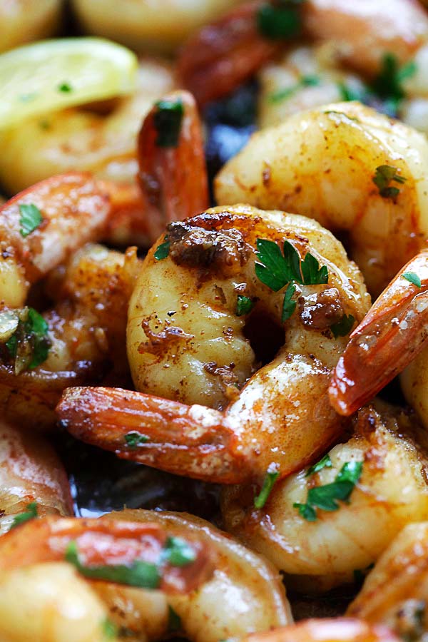 Brown Butter Lemon Garlic Shrimp - Garlicky, buttery, lemony goodness in each bite and the shrimp can be served with pasta, rice or salad | rasamalaysia.com