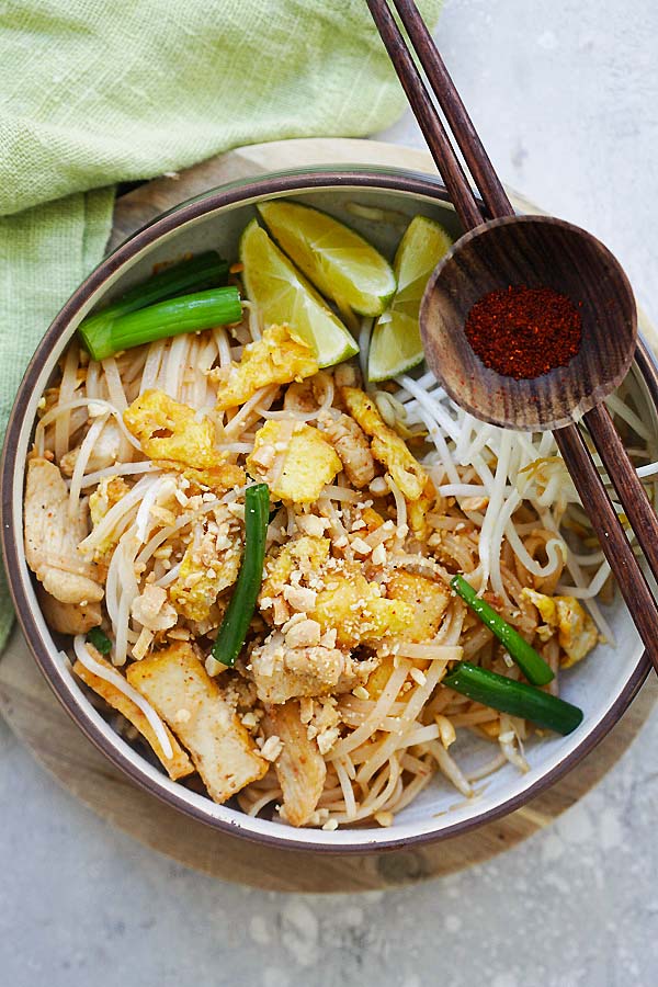 Quick and Thai Easy Chicken Pad Thai recipe.