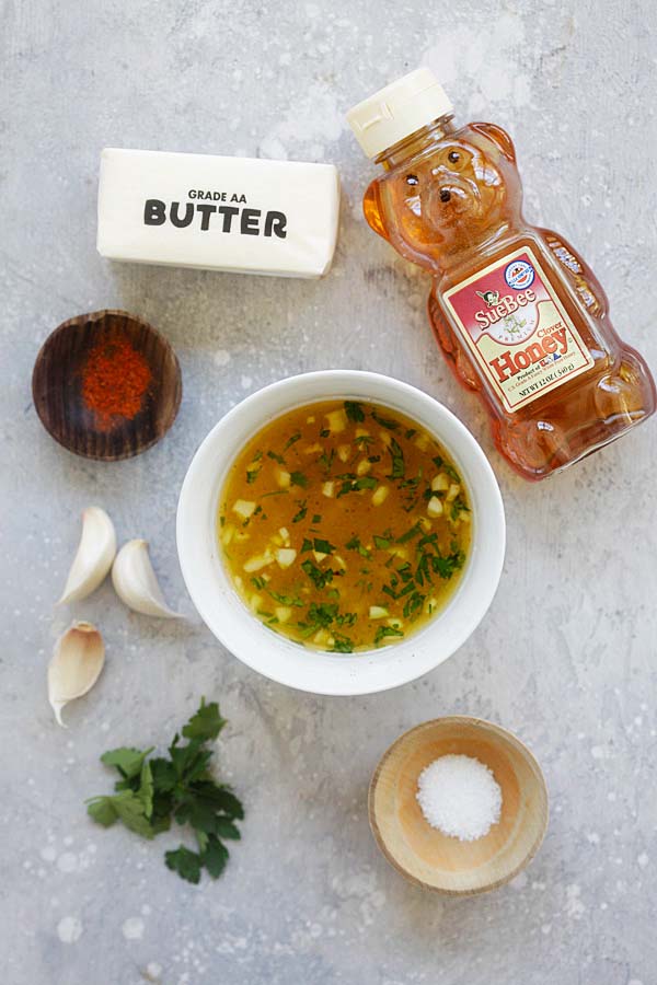 Honey garlic butter Sauce ingredients: honey, minced garlic, melted butter, salt and parsley.