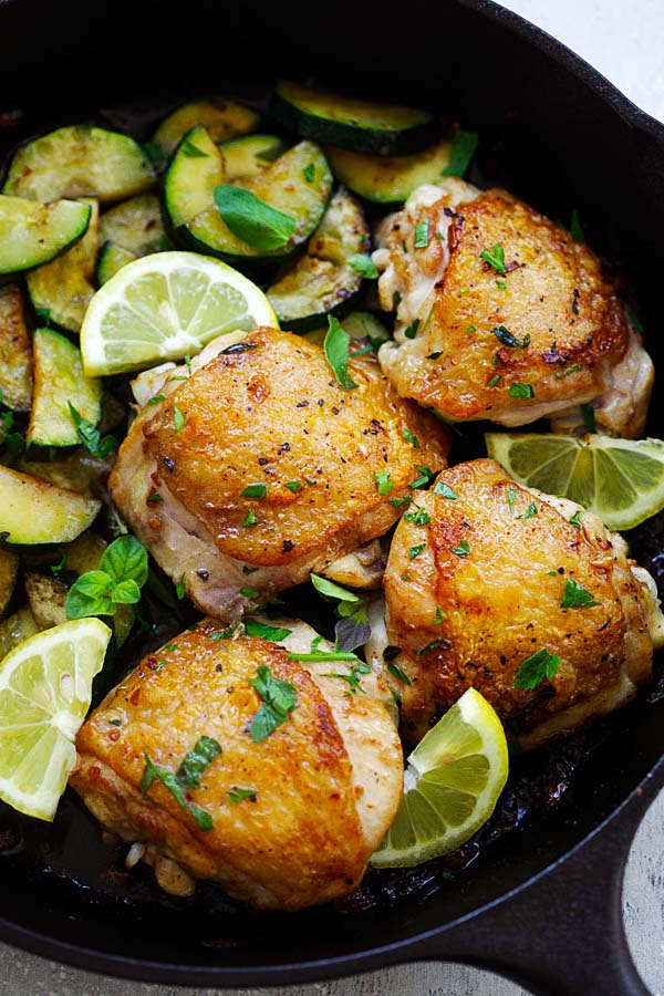 Healthy chicken and Zucchini with garlic, oregano, thyme, parsley in one pan.