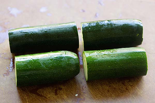 So schneiden Sie Zucchini-Pommes - lernen Sie die Schritt-für-Schritt-Anleitung zum richtigen Schneiden und Schneiden von Zucchini in Zucchini-Pommes | rasamalaysia.com