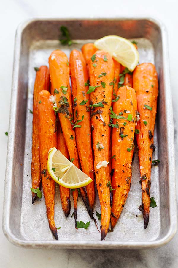 Easy Lemon Herb Oven Roasted Carrots