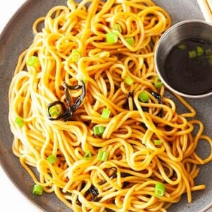 Scallion oil noodles.