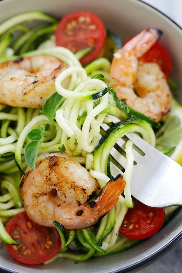 Easiest zoodle salad made with zucchini, grilled shrimp and lemon-honey dressing.